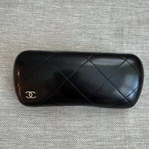 Chanel eyeglass case (all quilt)